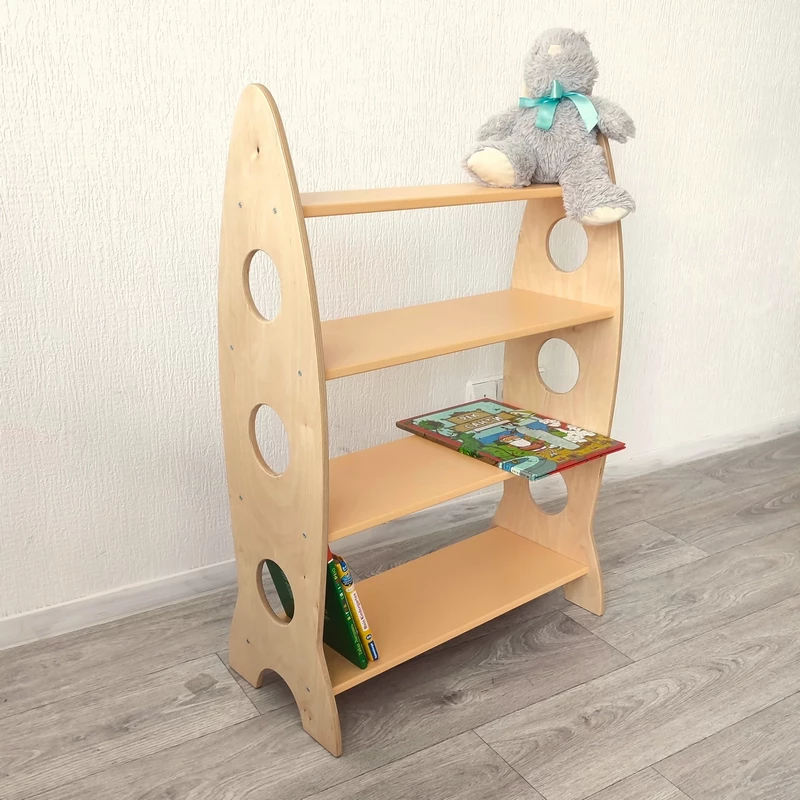 Kinderregal für Spielzeug und Bücher aus Holz in Raketenform