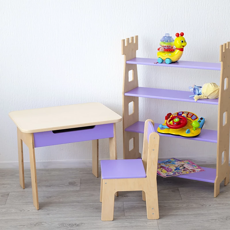 Spielzeugregal für das Kinderzimmer in Schlossform