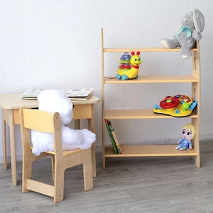 Kindermöbel-Set: Tisch, Stuhl und Regal für Spielzeug