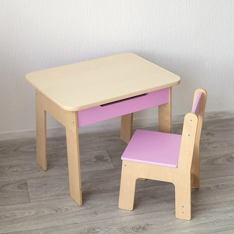 Kindertisch und Kinderstuhl zum Lernen und für kreative Aktivitäten in Gelb