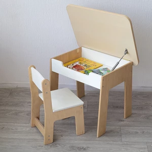 Weißer Kindertisch und Kinderstuhl aus Holz mit offener Nische zur Aufbewahrung von Stiften und Büchern